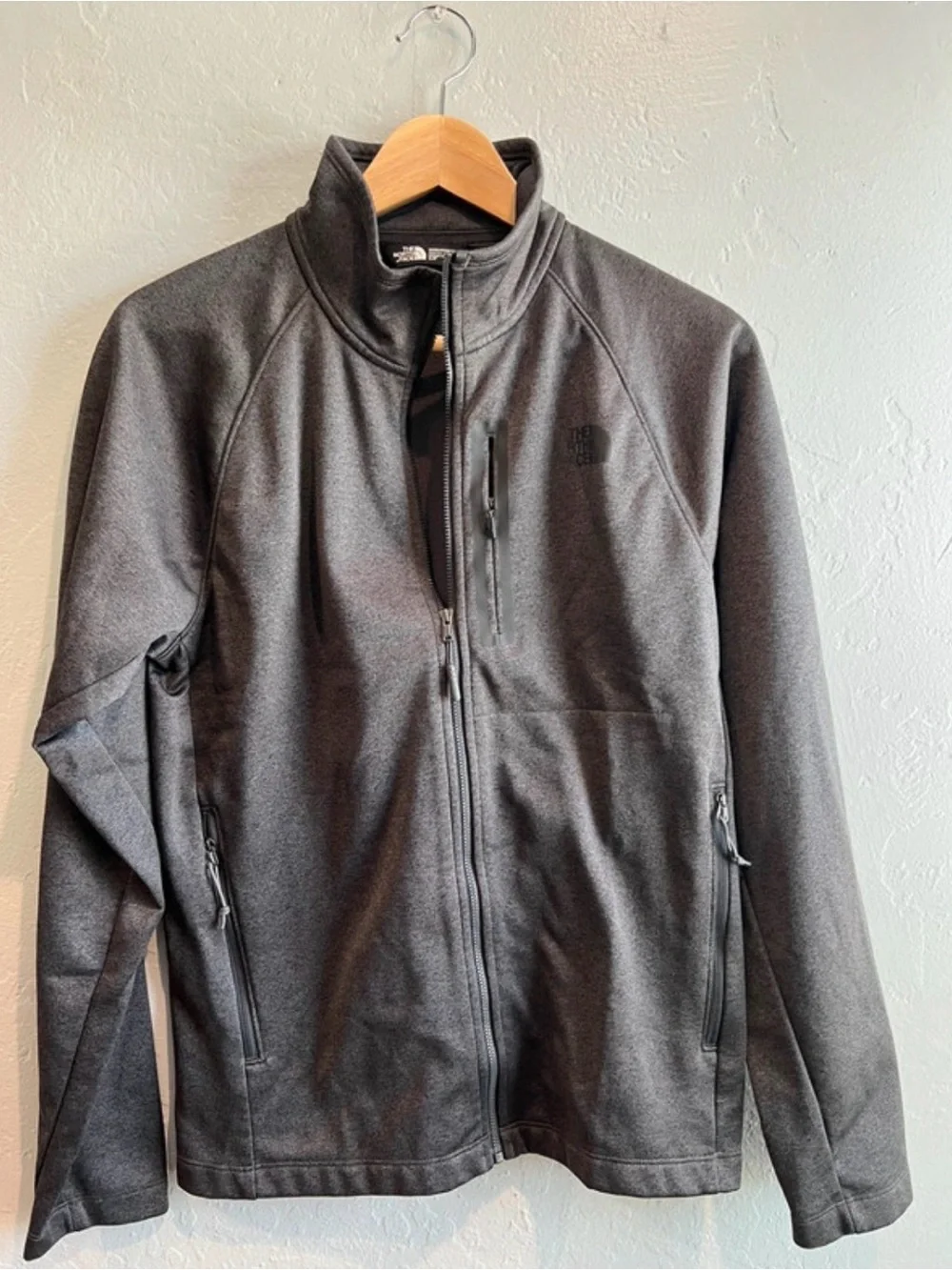 The North Face Men's Dark Gray Fleece Pullover